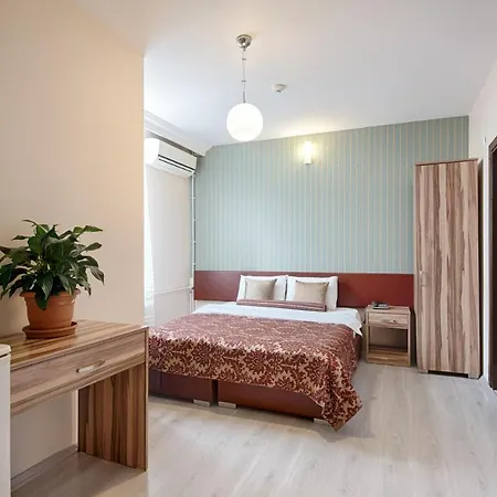 Hotel Dinar 2*